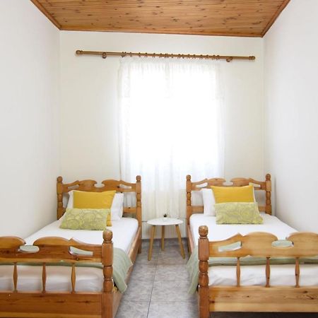 The Yellow Art Home Kalamata Extérieur photo