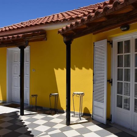 The Yellow Art Home Kalamata Extérieur photo