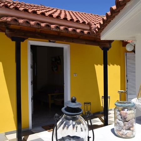 The Yellow Art Home Kalamata Extérieur photo