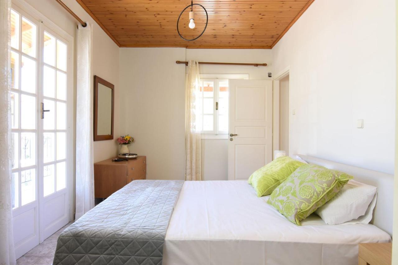 The Yellow Art Home Kalamata Extérieur photo