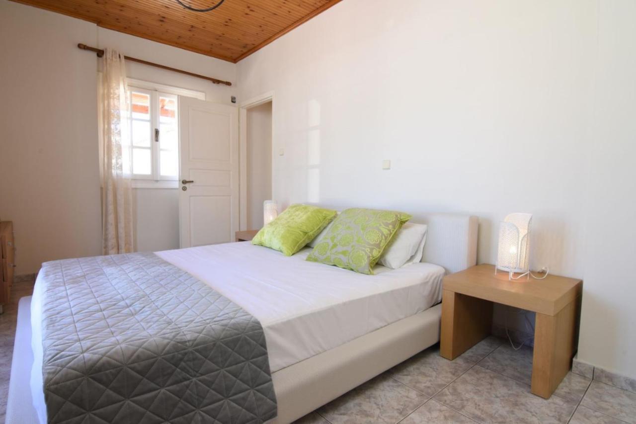 The Yellow Art Home Kalamata Extérieur photo