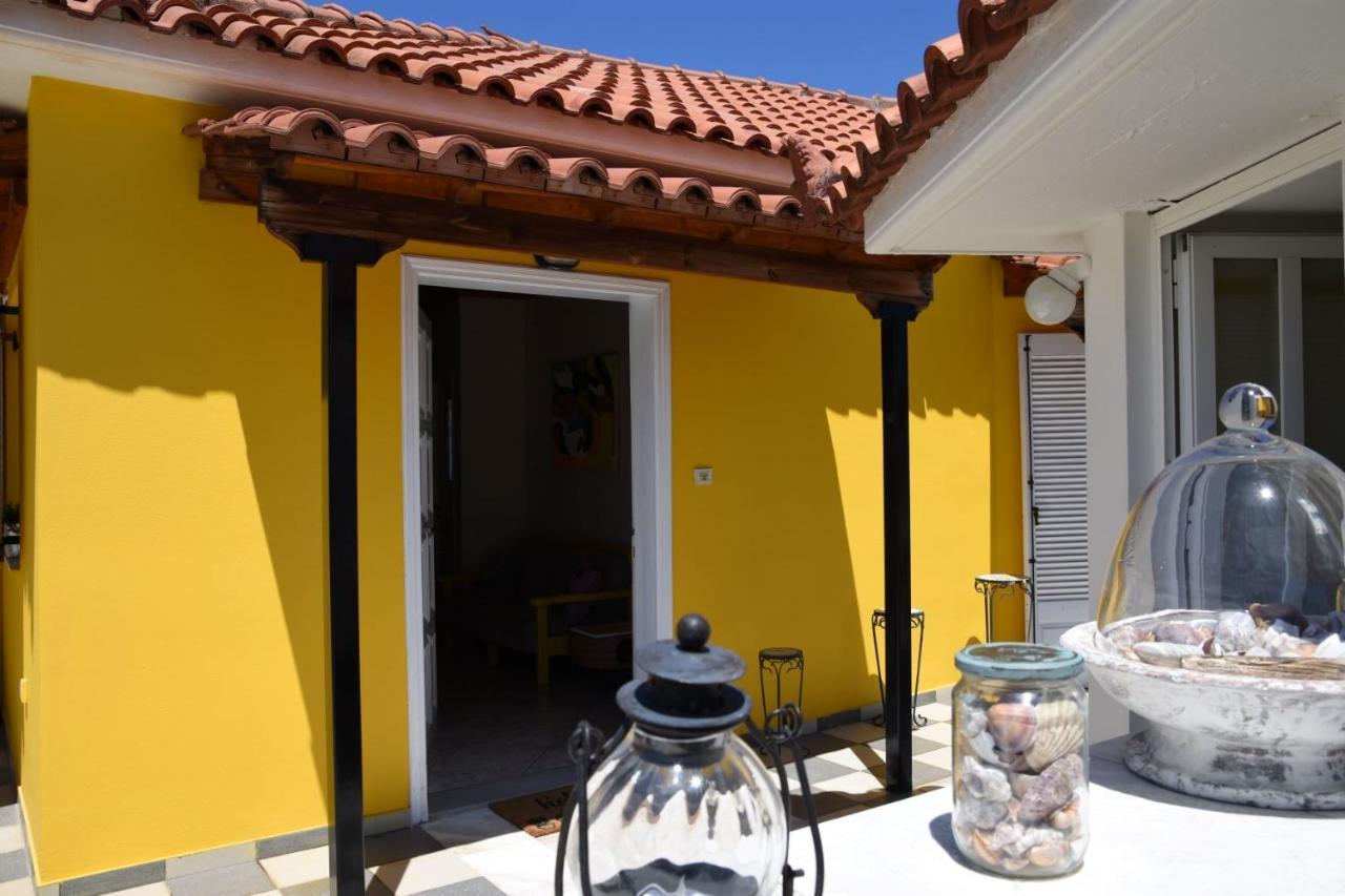 The Yellow Art Home Kalamata Extérieur photo
