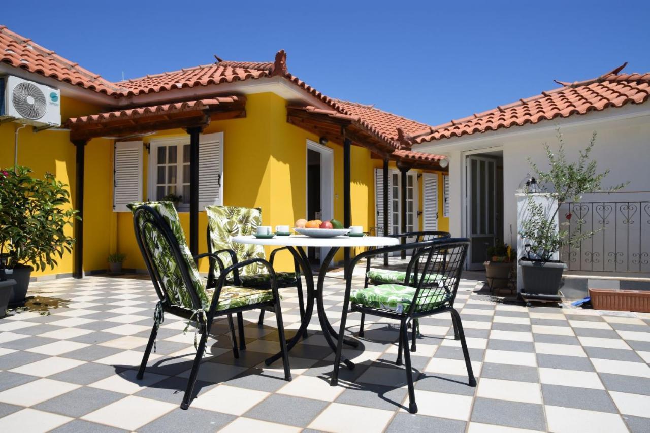 The Yellow Art Home Kalamata Extérieur photo